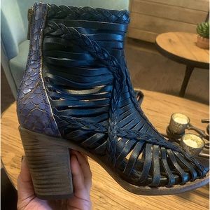 Freebird Bela Dark Blue Leather Bela Boots brand new size 8